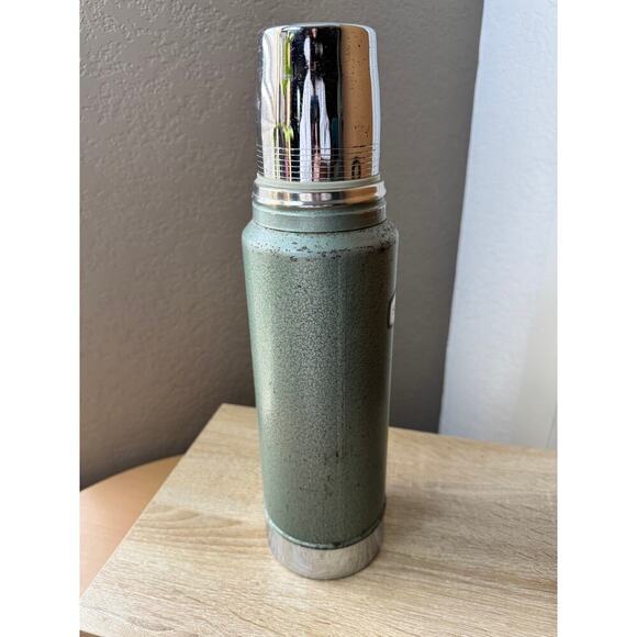 Vintage Aladdin Stanley Thermos - Model A-944C - 1 Quart - Picture 3 of 11